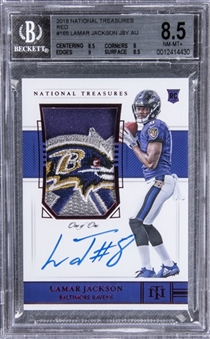 2018 National Treasures Red #165 Lamar Jackson Signed Team Logo Patch Rookie Card (#1/1) – BGS NM-MT+ 8.5/BGS 10